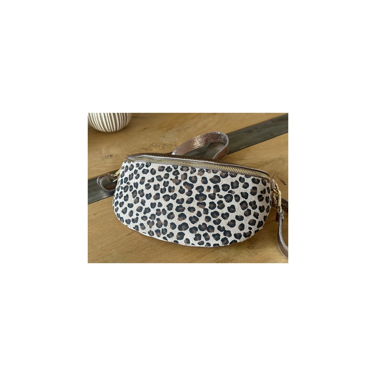 BANANE LEOPARD CROUTE DE CUIR 4 BANANE LEOPARD CROUTE DE CUIR – Image 2