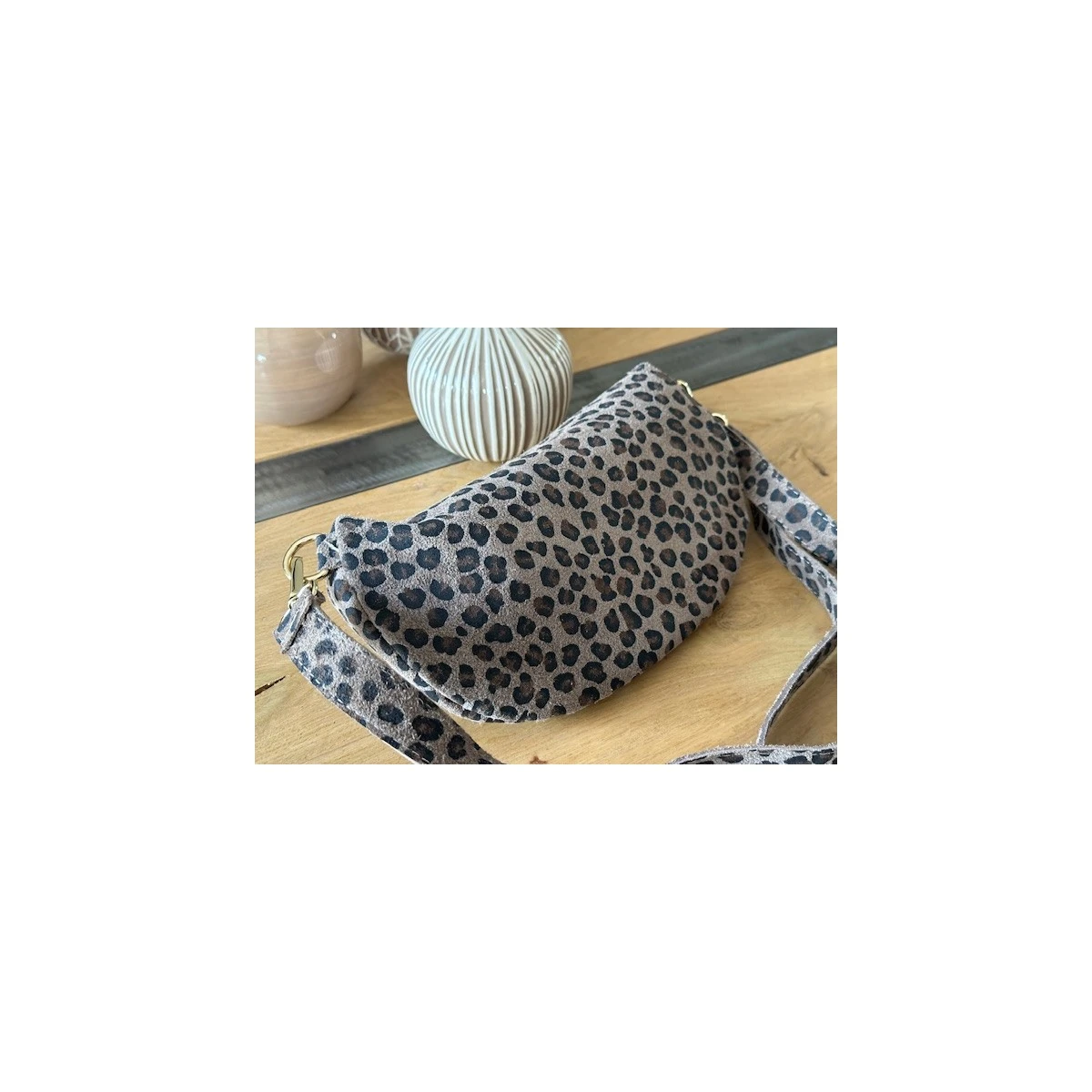 BANANE LEOPARD CROUTE DE CUIR 2 4 BANANE LEOPARD CROUTE DE CUIR 2 – Image 2