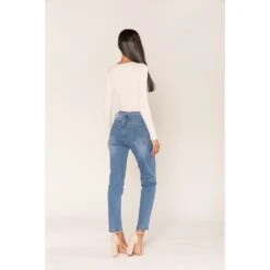 JEAN MOM STRECH NINA CARTER BLEU CLAIR -Vêtements De Mode jean strech mom nina carter bleu clair 3