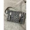 SAC BESACE CROUTE DE CUIR LEOPARD -Vêtements De Mode sac besace croute de cuir leopard